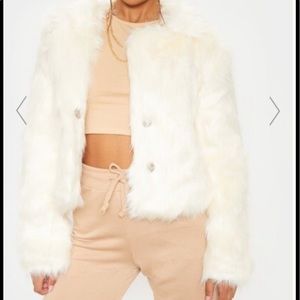 *NEW Cream Faux Fur Jacket 🧥